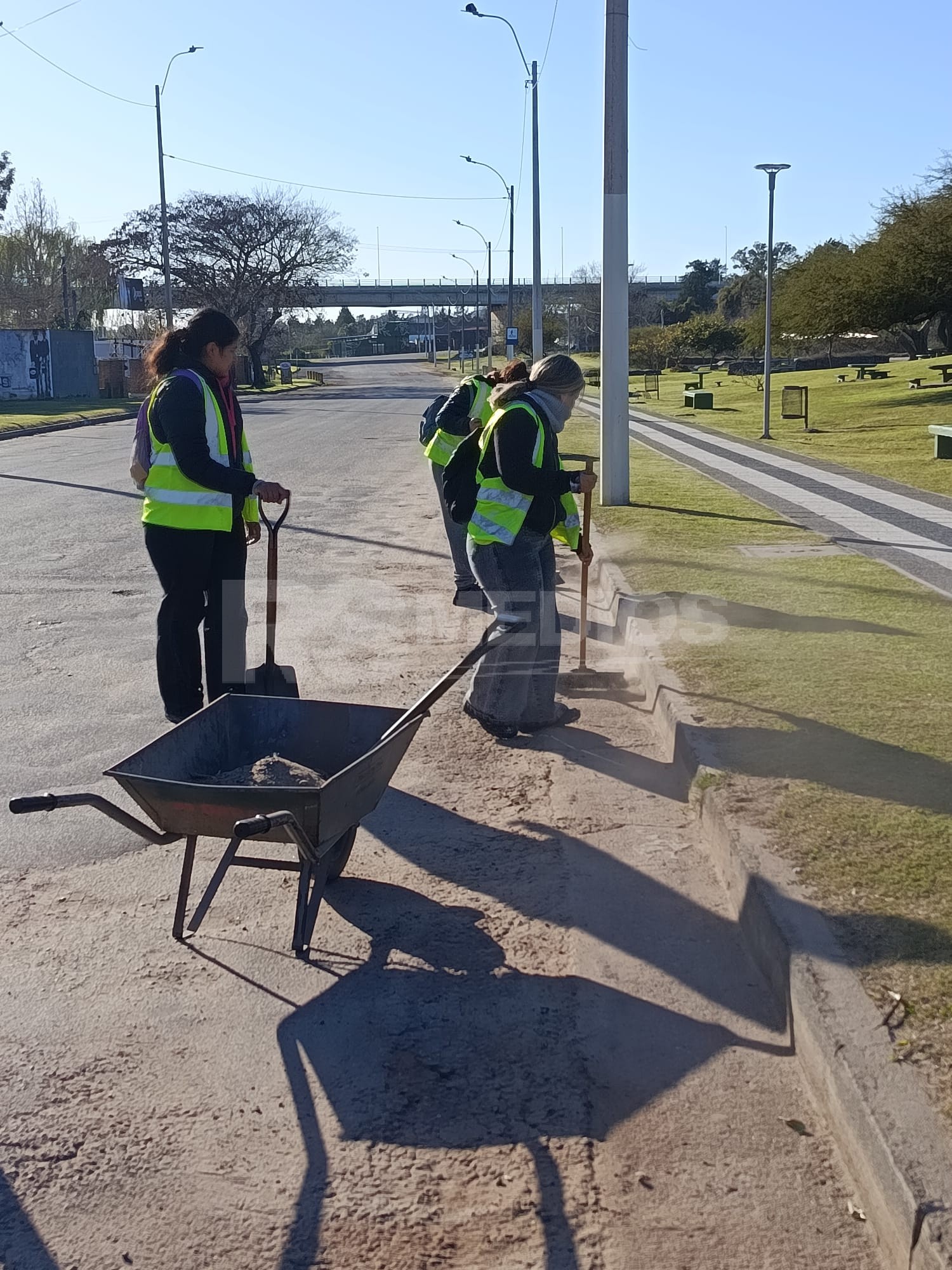 Mercedes: limpian la costanera tras la creciente y denuncian nuevos robos de cables — imagen 2