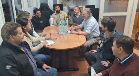 Junta de Soriano avanza en ordenanza de cableado y recibe al intendente por viviendas