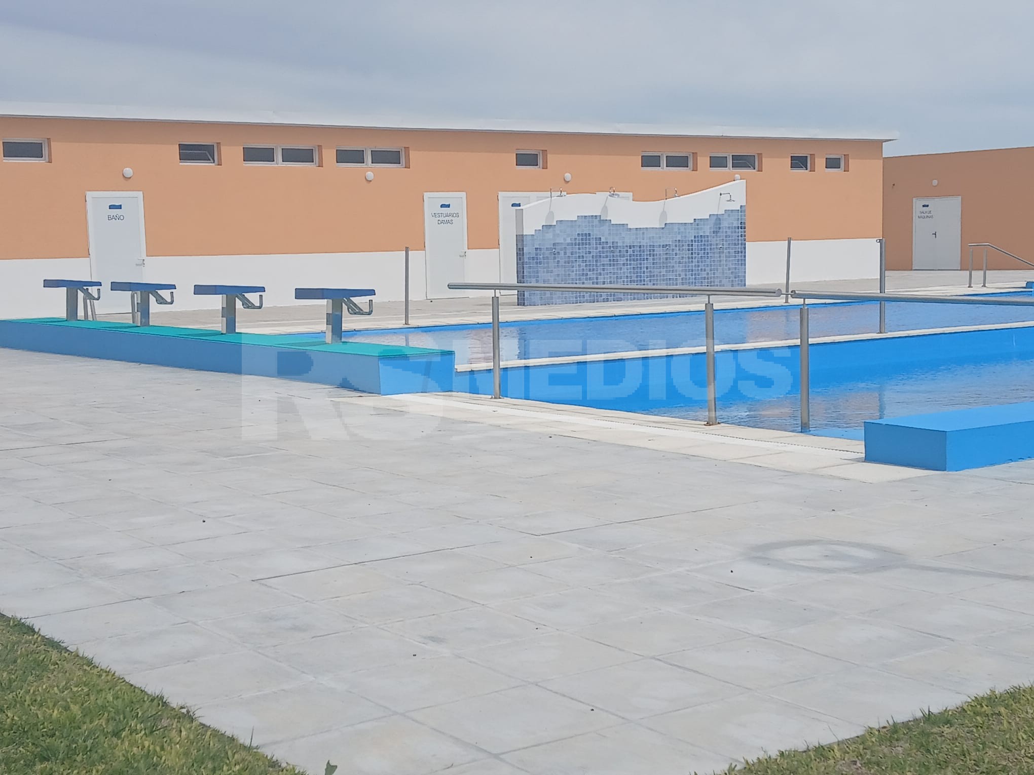 Palmitas inaugura oficialmente su piscina pública y el parque de las Palmeras
