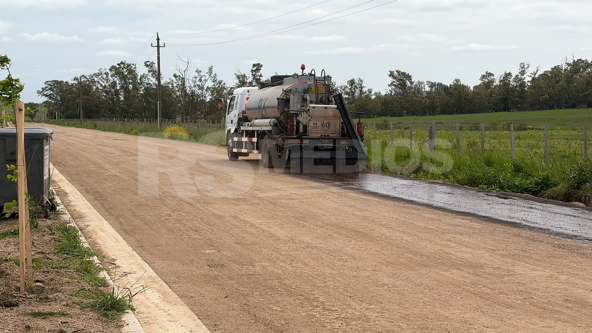 Comenzó el asfaltado en el barrio MEVIR de Cardona con una inversión de U$S 2.000.000 — imagen 2