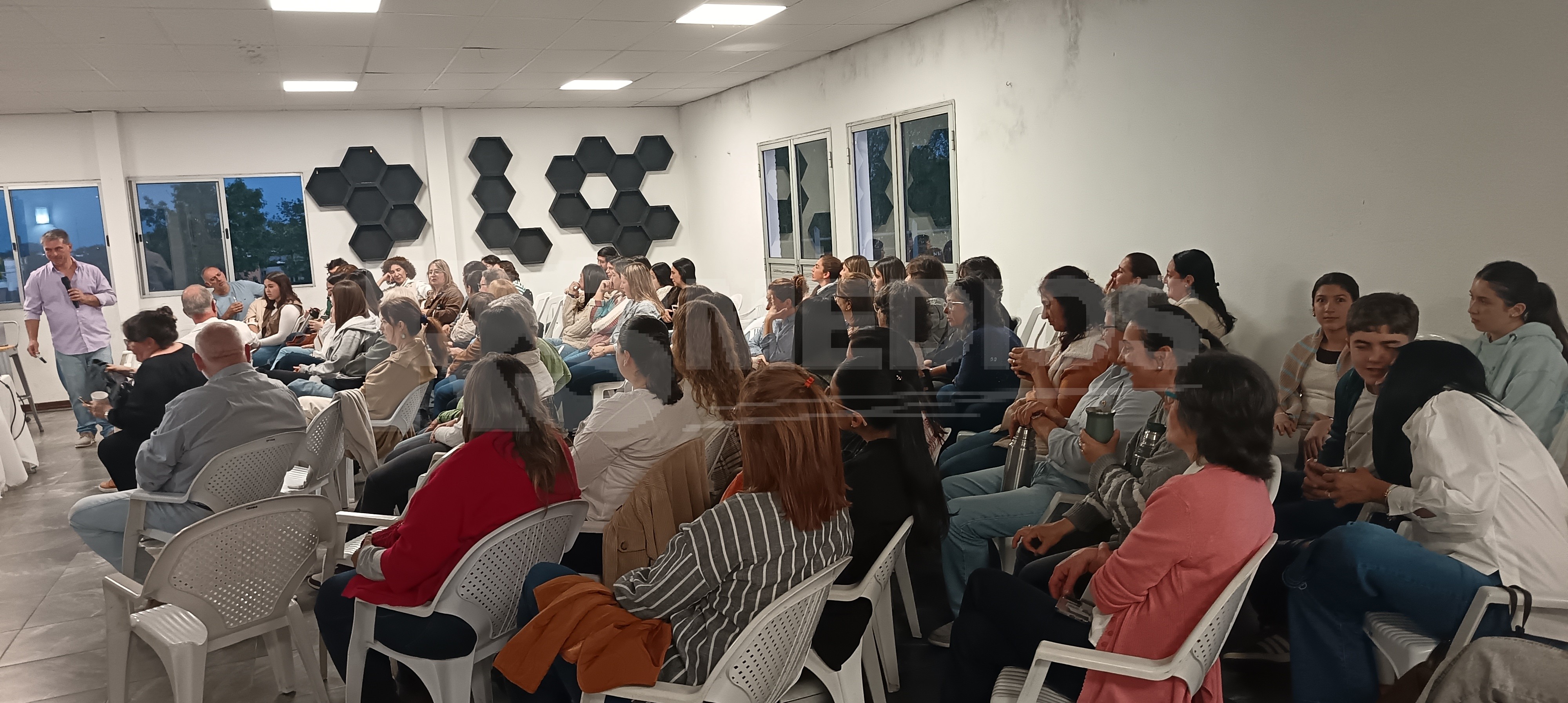 Balaguer advierte por el costo de la hiperconexión y pide recuperar los vínculos — imagen 6